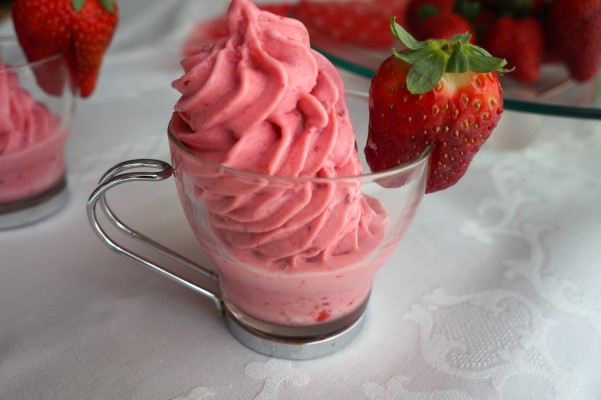 FROZEN YOGURT ΦΡΑΟΥΛΑ