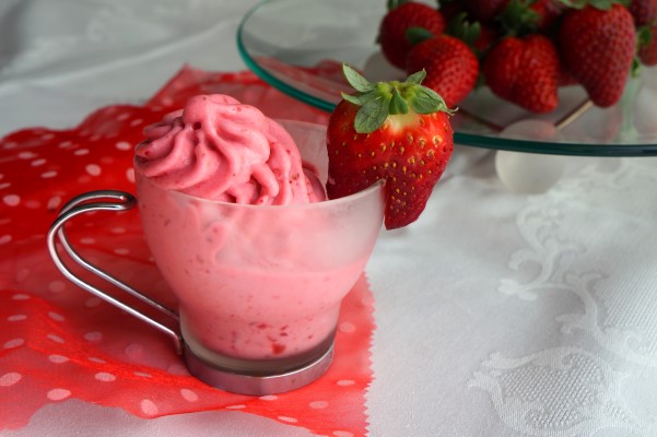 FROZEN YOGURT ΦΡΑΟΥΛΑ