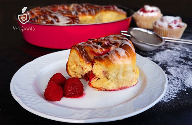 RASPBERRY ROLLS