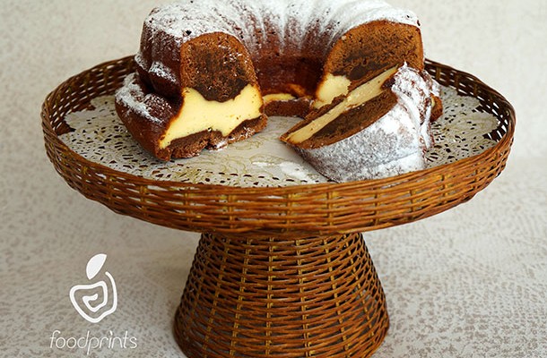 ΚΕΙΚ ΣΟΚΟΛΑΤΑ ΜΕ ΓΕΜΙΣΗ CHEESECAKE