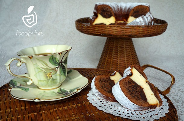 ΚΕΙΚ ΣΟΚΟΛΑΤΑ ΜΕ ΓΕΜΙΣΗ CHEESECAKE