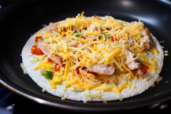 QUESADILLAS ΜΕ ΚΟΤΟΠΟΥΛΟ ΚΑΙ GUACAMOLE 7