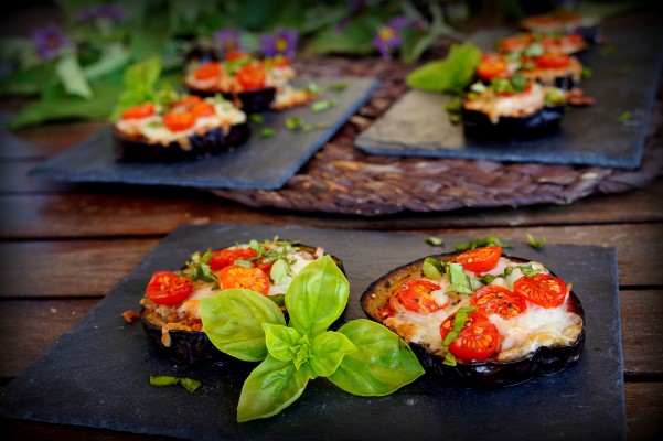 ΠΙΤΣΑΚΙΑ ΜΕΛΙΤΖΑΝΑΣ