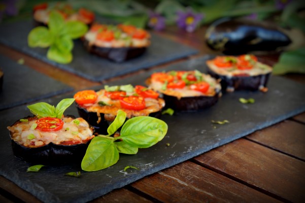 ΠΙΤΣΑΚΙΑ ΜΕΛΙΤΖΑΝΑΣ