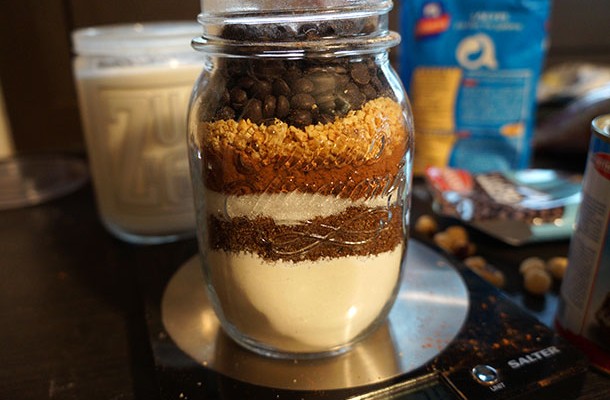CHRISTMAS COOKIES IN A JAR