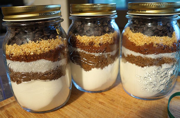 CHRISTMAS COOKIES IN A JAR