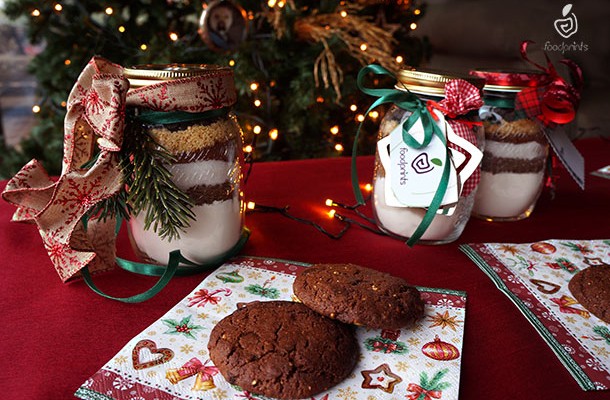 CHRISTMAS COOKIES IN A JAR