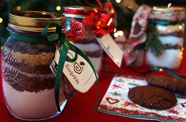 CHRISTMAS COOKIES IN A JAR