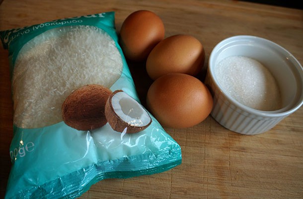 COCONUT MACAROONS