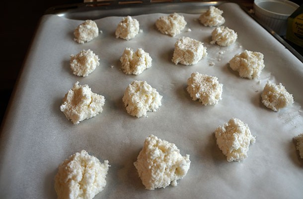 COCONUT MACAROONS