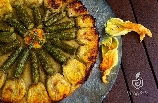 TARTE TATIN ΜΕ ΓΕΜΙΣΤΟΥΣ ΚΟΛΟΚΥΘΟΑΝΘΟΥΣ